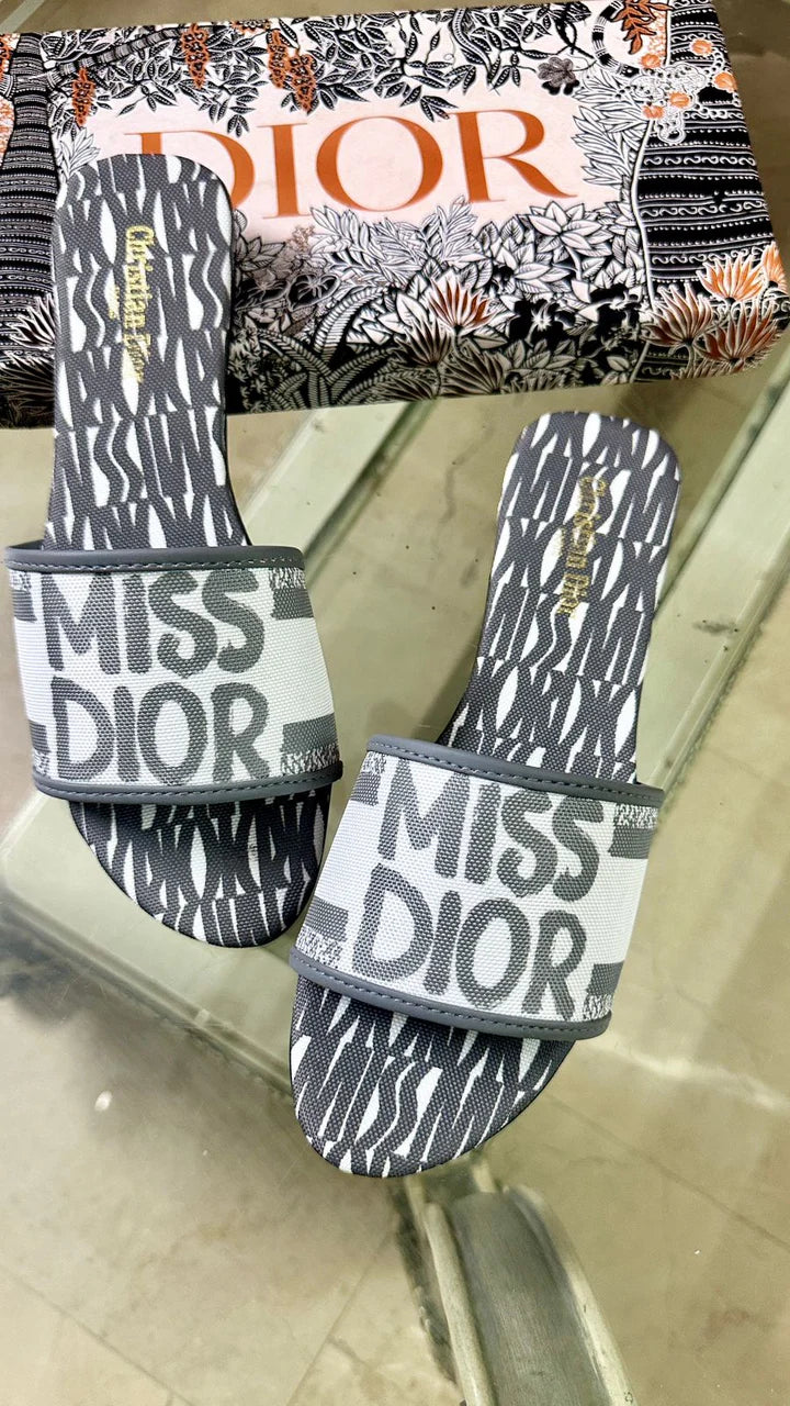 DIOR ELEGENT FLOPS