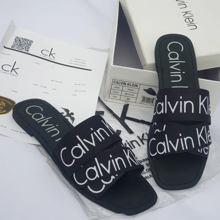 Calvin trendy flat