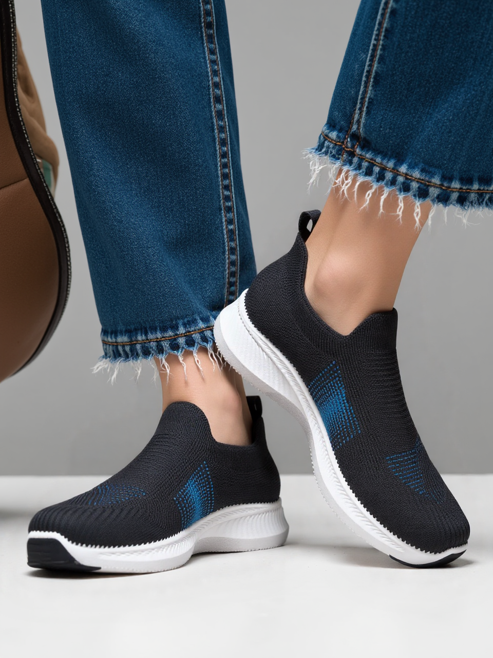 SKECHERS