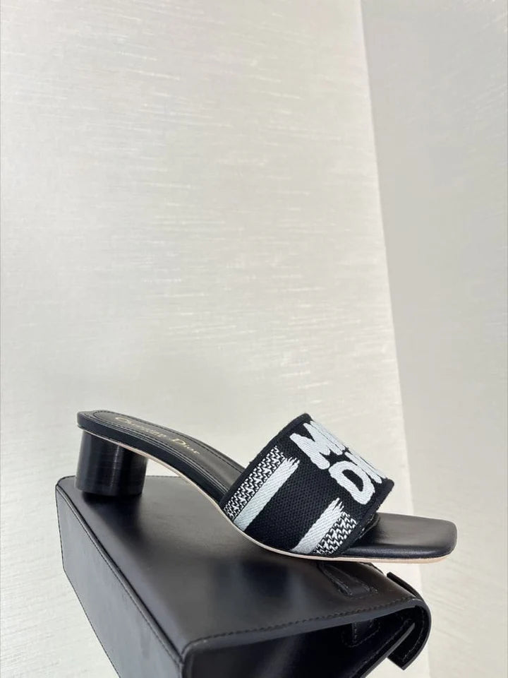 DIOR ELEGENT FLOPS