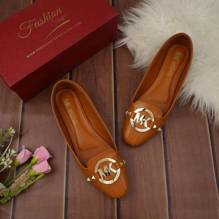 MOCHAEL KORS STROKE PUMPS