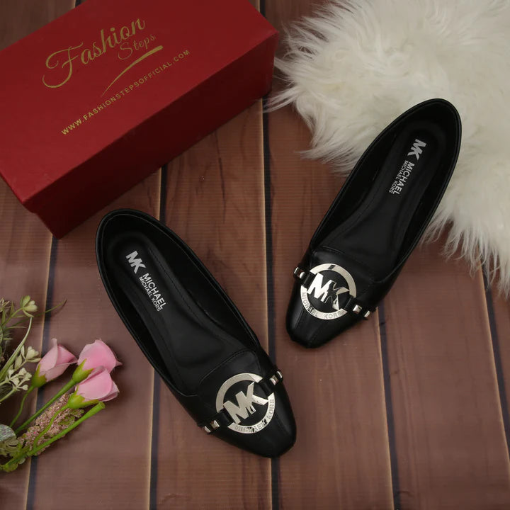 MOCHAEL KORS STROKE PUMPS