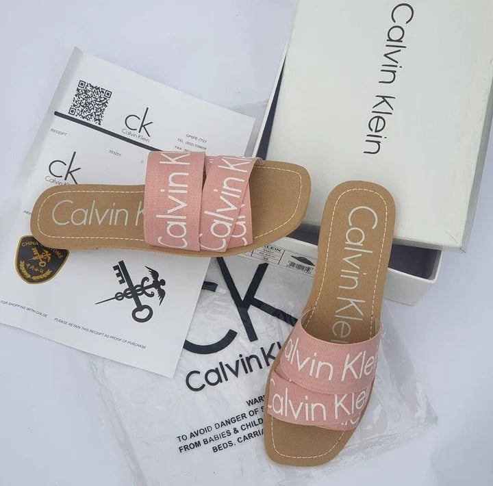 Calvin trendy flat
